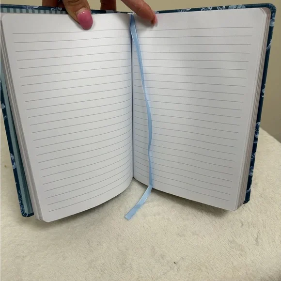 Laura Ashley Lined Journal with Pen - Picture 2 of 2